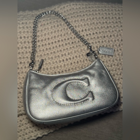 正規品　COACH lic silver shoulder bag Coach Silver Shoulder Bag with Embossed Design